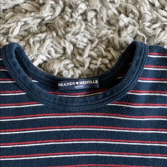 Brandy Melville Tee 🤩 - Picture 2 of 3